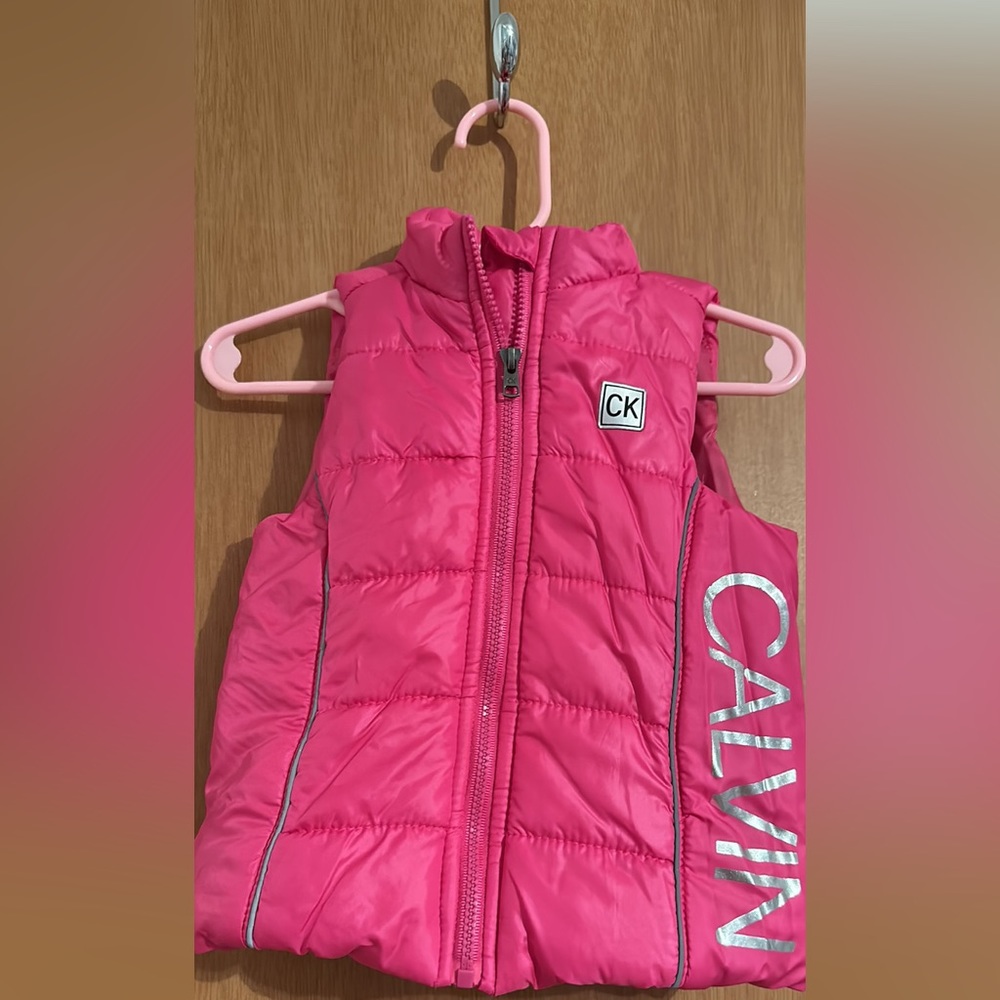 Girl winter puff jacket side 18M
